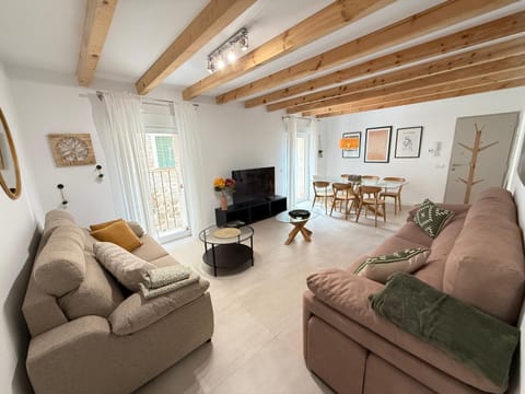 TV and multimedia, Living room, Seating area