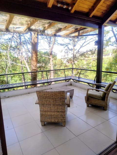 Valle de Bravo Espectacular Chimenea jacuzzi y Terraza rodeada de paisajes hermosos House in Valle de Bravo