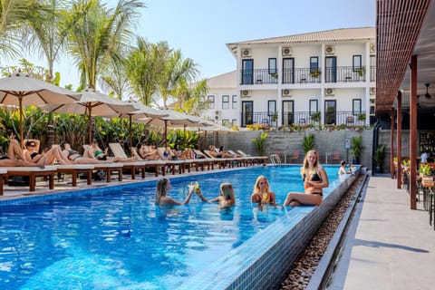 Swimming pool