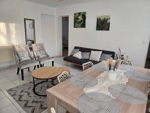 Living room, Dining area