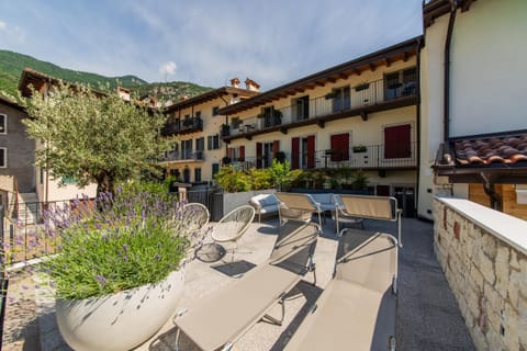 Property building, Balcony/Terrace