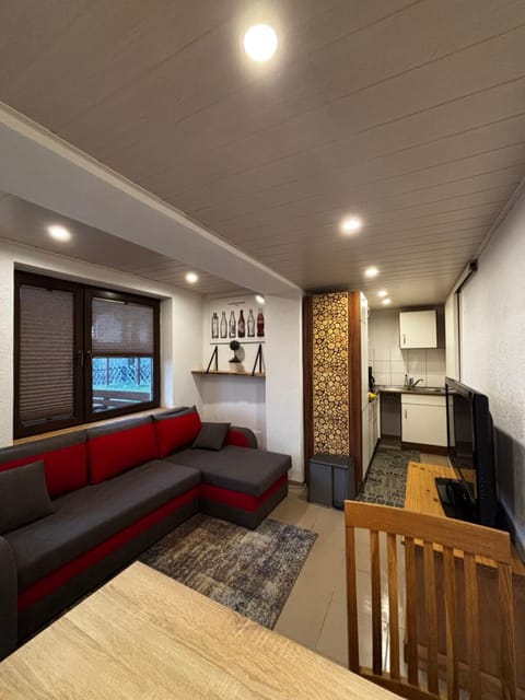 TV and multimedia, Kitchen or kitchenette, Living room, Seating area