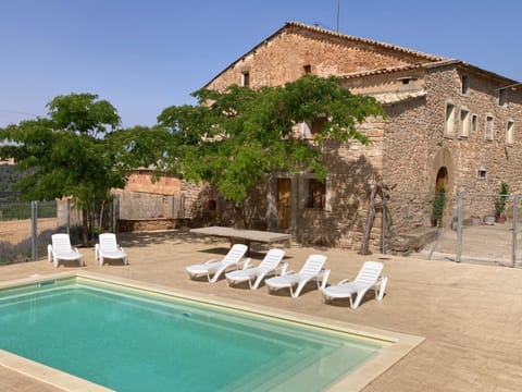 Swimming pool, sunbed