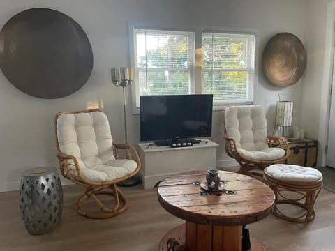 Private Cottage Near Flagler Beach, Quiet Private Property, 2 Guests Only House in Palm Coast