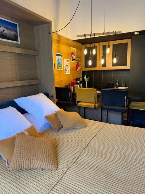 Living room, Photo of the whole room