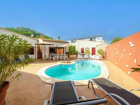 Property building, Pool view, sunbed