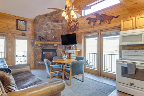 Pool and Hot Tub Access at Top-Floor Granby Getaway! Apartment in Granby