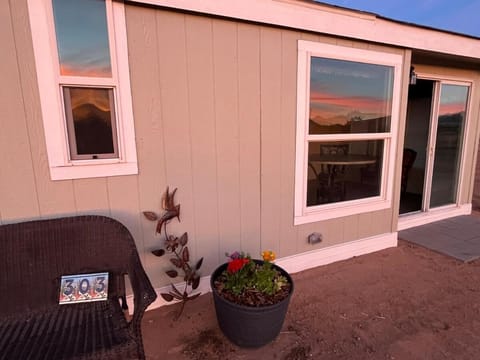 The 303 in the Desert - whole house rental Chalet in Casa Grande