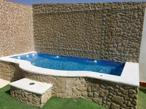 Day, Swimming pool