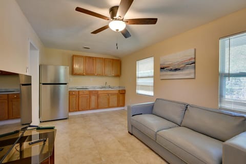 7 Mi to Busch Gardens! Family and Pet-Friendly Home House in Lutz