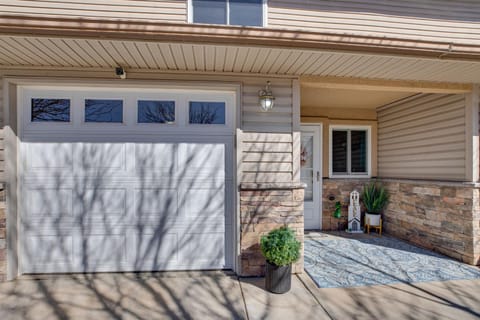 4 Mi to Main St Grand Junction Townhome with Patio! House in Grand Junction