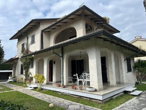 Villa d'amare Marina di Carrara Villa in Marina di Carrara