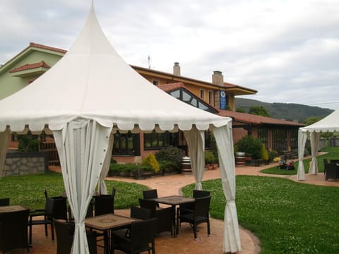 Garden, Lounge or bar