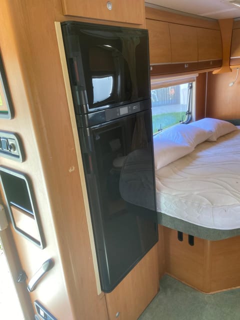 Autocaravana Dethleffs Globetrotter Luxury tent in Viana do Castelo District