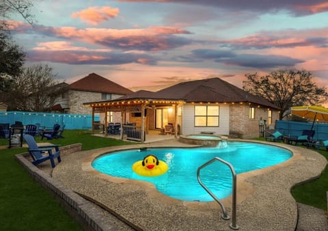 Swimming pool