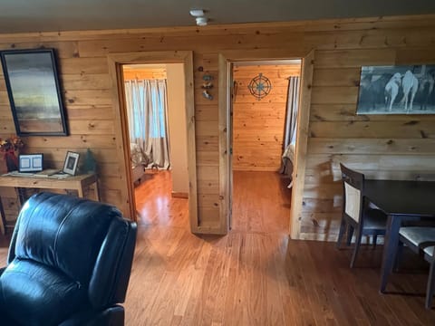 Little Lake Cove home House in Sevierville