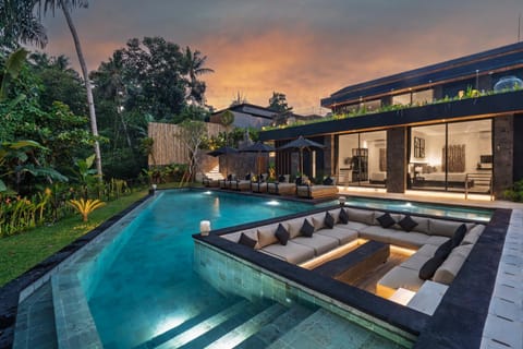 Property building, Day, Natural landscape, Garden view, Pool view, Swimming pool, sunbed
