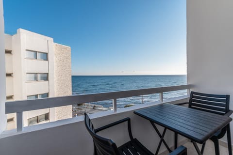 Patio, Day, Natural landscape, View (from property/room), Balcony/Terrace, Seating area, Sea view