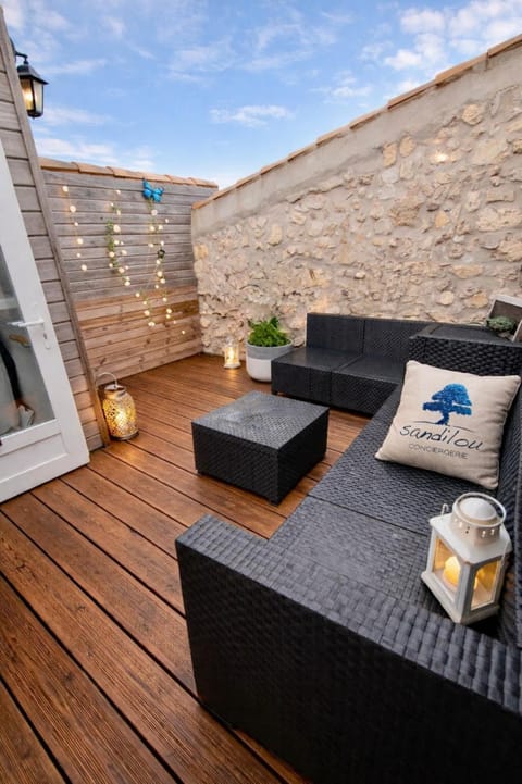 Property building, Balcony/Terrace