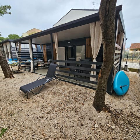 Property building, Patio, Day, sunbed