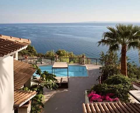 Natural landscape, Balcony/Terrace, Sea view, Swimming pool, sunbed