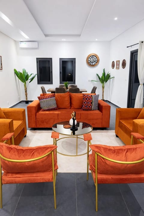 Communal lounge/ TV room, TV and multimedia, Living room, Seating area, Evening entertainment