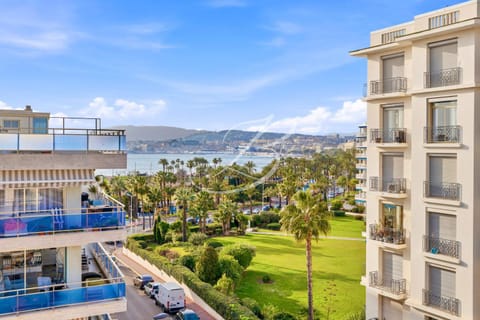 Neighbourhood, City view, Sea view