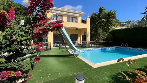 Day, Garden, Garden view, Swimming pool, sunbed