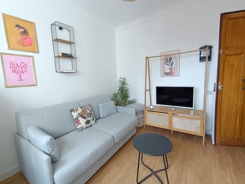 Communal lounge/ TV room, TV and multimedia, Living room, Seating area