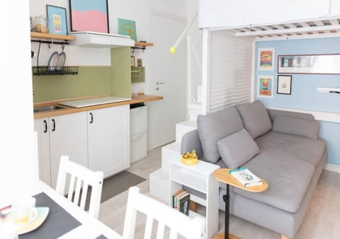 Kitchen or kitchenette, Living room, Seating area
