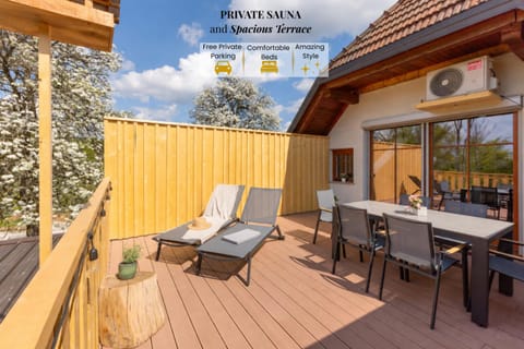 Patio, Day, View (from property/room), Balcony/Terrace, Seating area, Dining area, sunbed