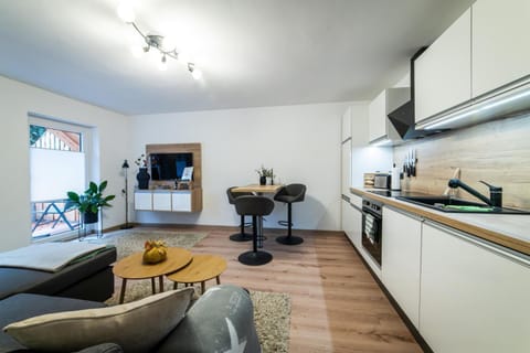 TV and multimedia, Kitchen or kitchenette, Living room, Dining area