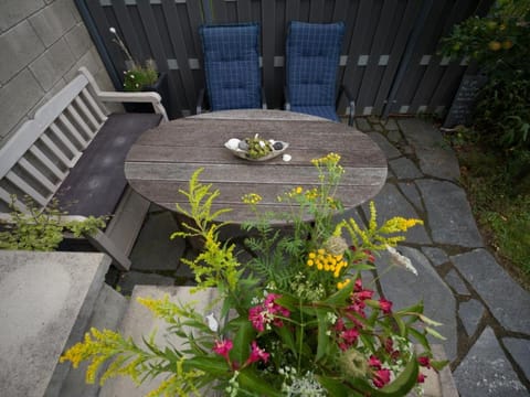 Garden, Seating area