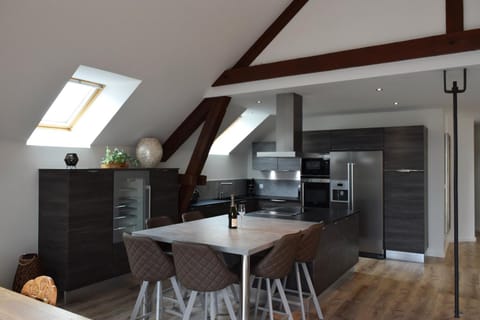 dishwasher, microwave, oven, kitchen, air conditioner