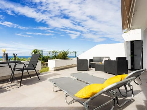 Day, Balcony/Terrace, sunbed