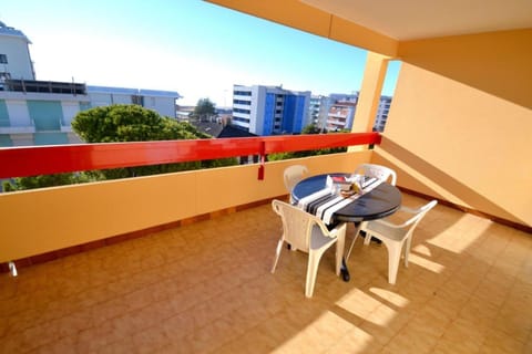 Restaurant/places to eat, View (from property/room), Balcony/Terrace, Seating area