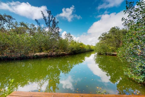 Bungalow Bobo House in Stann Creek District