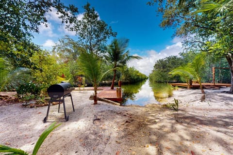 Bungalow Bobo House in Stann Creek District