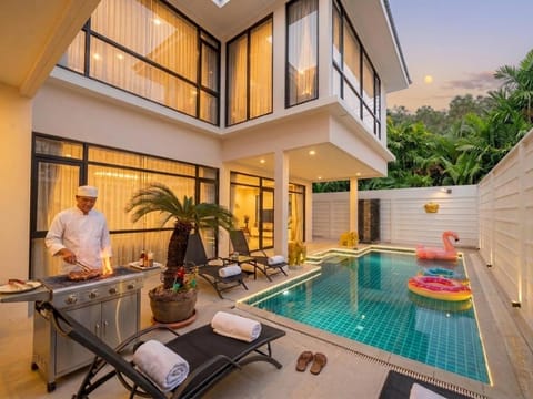 Property building, Pool view, Swimming pool