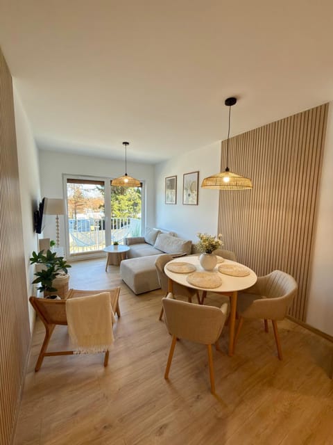 Living room, Photo of the whole room, Seating area, Dining area