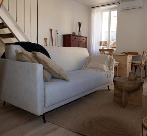 Communal lounge/ TV room, Living room, Seating area