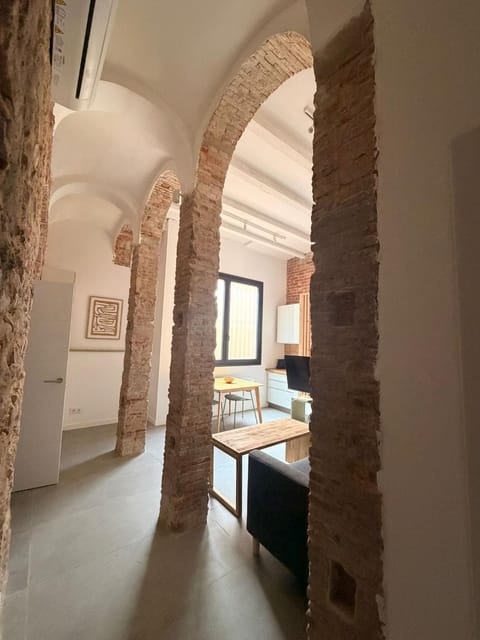 Property building, TV and multimedia, Living room, Photo of the whole room, air conditioner