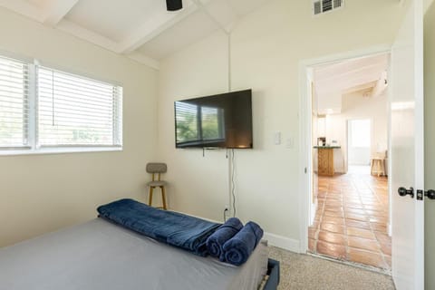 Cozy 3-bedroom house on the river House in Lauderdale Isles