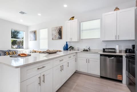 Comfortable Brand-New Home House in West Palm Beach