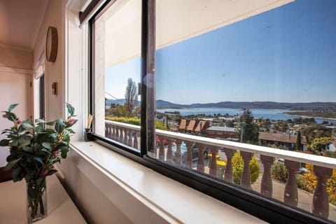Day, Natural landscape, View (from property/room), Balcony/Terrace, Lake view, Mountain view