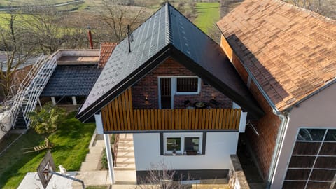 Property building, Spring, Day, Garden