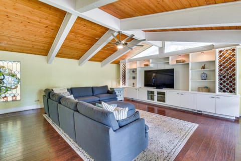 5 Mi to Fresno State Family Gem with Backyard Oasis House in Fresno