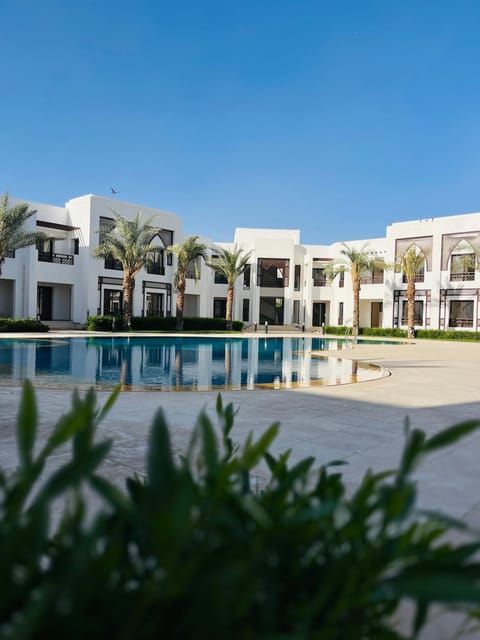 Balcony/Terrace, Swimming pool