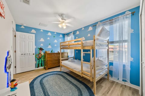 Spacious BellaVida Resort Pool Home House in Lake Berkley