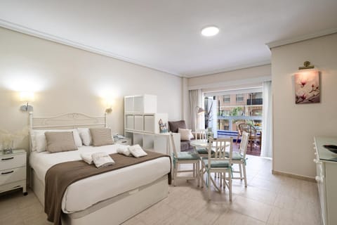 Bed, Living room, Photo of the whole room, Bedroom